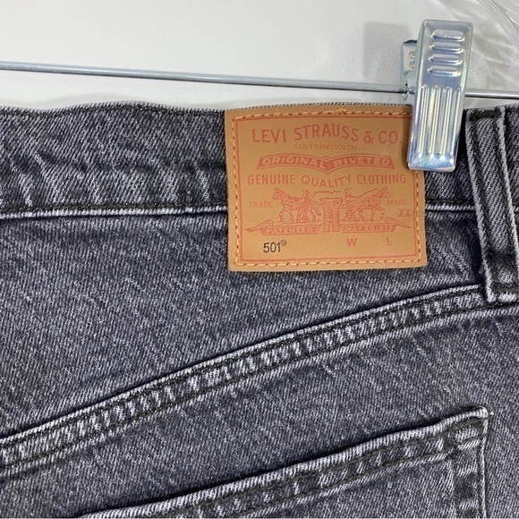 Levi’s Womens 28 Premium 501 Button Fly Denim Jean Shorts Gray Black Mesa Cabo - Picture 8 of 16